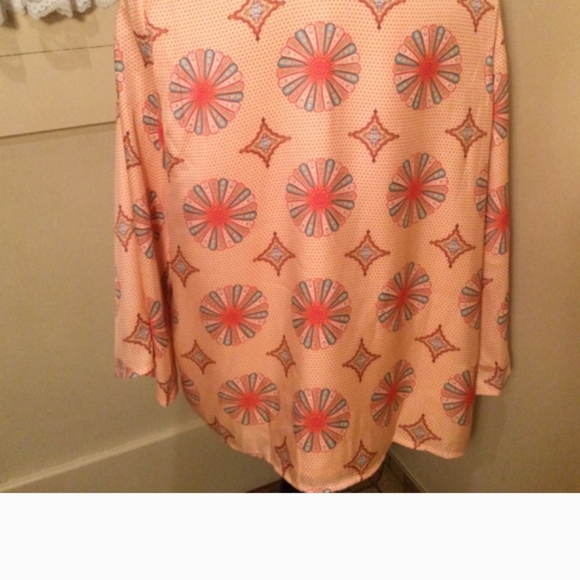 Forever 21 Peach Apricot Cover Up Floral star pattern - Picture 5 of 7